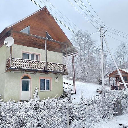 Карпатський Будинок Apartment Izki Exterior photo